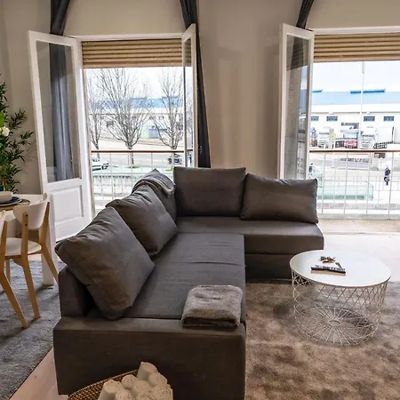 Moderno-dinamico Apartment